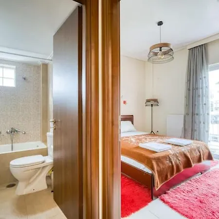Escape With Style In Chic 2br Apartment!