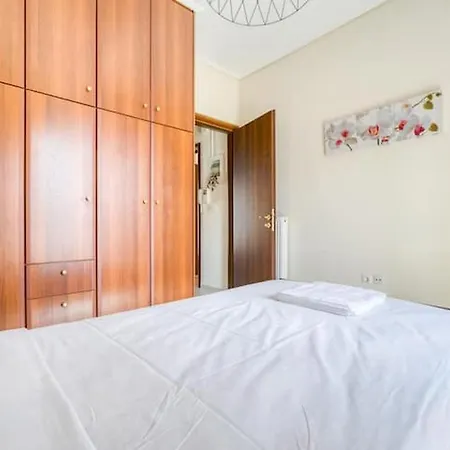 Escape With Style In Chic 2br Apartment!