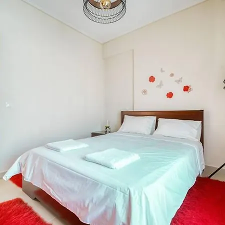 Escape With Style In Chic 2br Apartment!