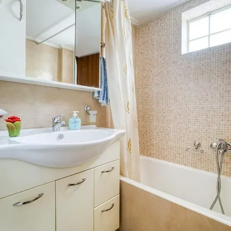 Escape With Style In Chic 2br Apartment! Apartment *
